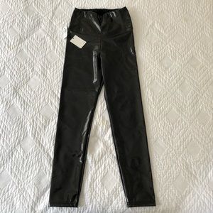 Aritzia Wilfred Free black leggings